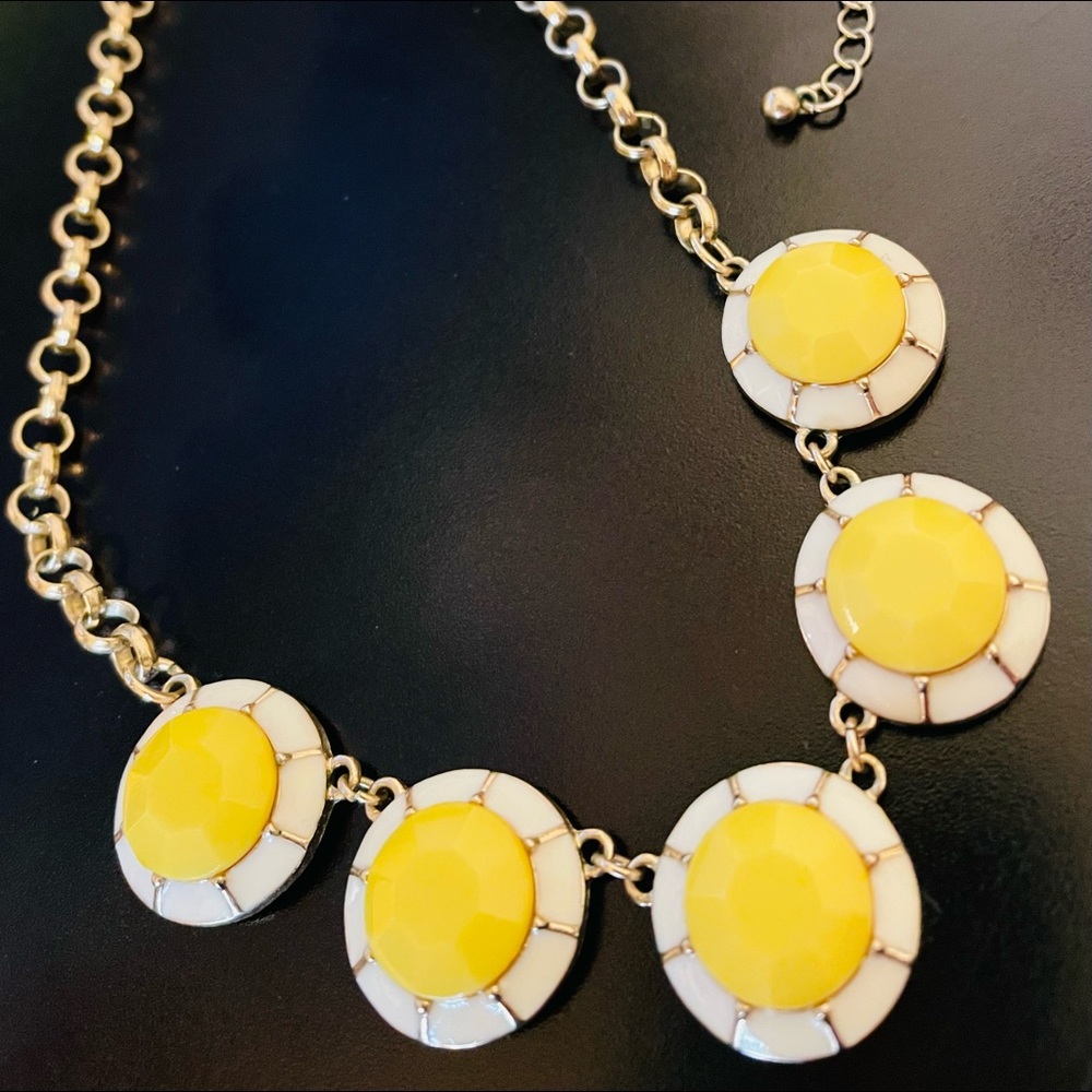 🔴Yellow and White Statement Necklace - Picture 2 of 8